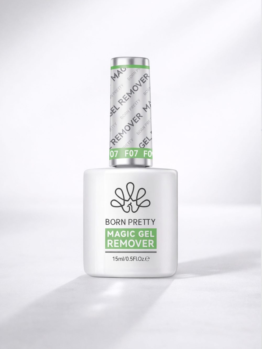 Flacon de 15 ml de Magic Gel Remover pour une élimination rapide du vernis permanent en 3 à 5 minutes.